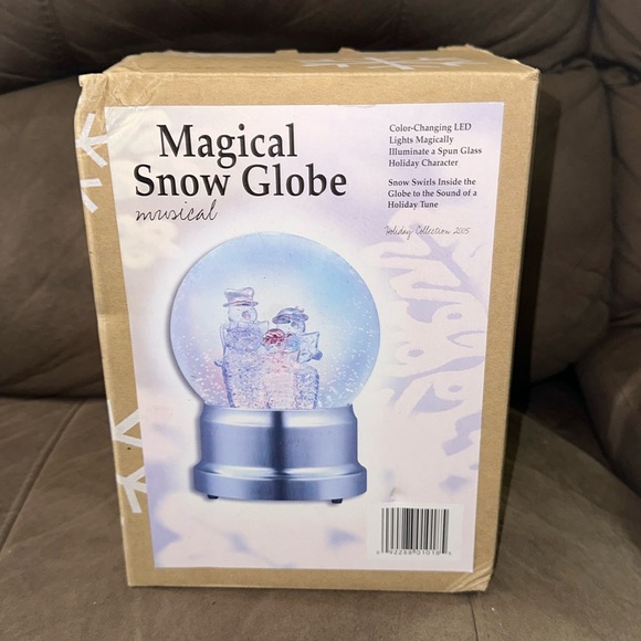 Magical Snow globe Musical holiday collection 2005 π - Picture 5 of 7